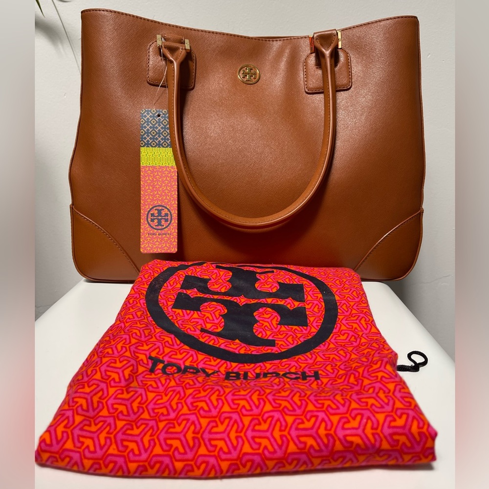 NWT Tory Burch Robinson East West Tote with dust bag